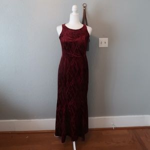 ENFOCUS RED FUAX VELVET DIAMOND PATTERNED DRESS S6